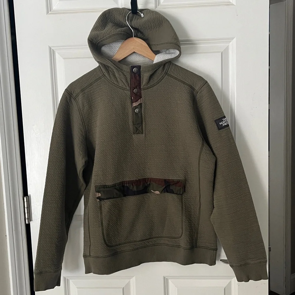 The North Face Men’s Pull Over Camo Hoodie Sweatshirt Sz M Olive Front Pouch